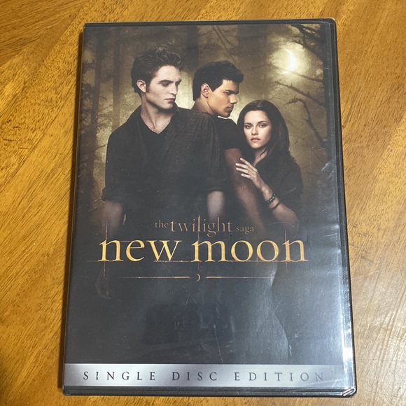 NWT Twilight Saga New Moon DVD - Picture 2 of 3